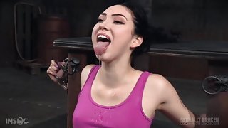 Tiny boobs beauty opens wide for mouth fucking action