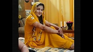 Attractive Pakistani hijab Slutty chicks talking regarding Arabic muslim Paki Sex in Hindustani at S