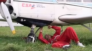 Airplane mechanic fucks a curvaceous chick on the wing